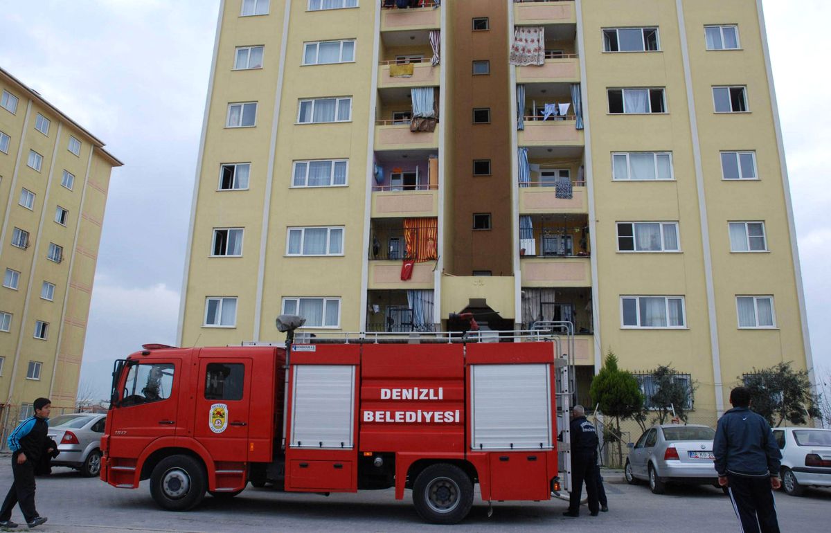 Minik Levent Evi Yakıyordu