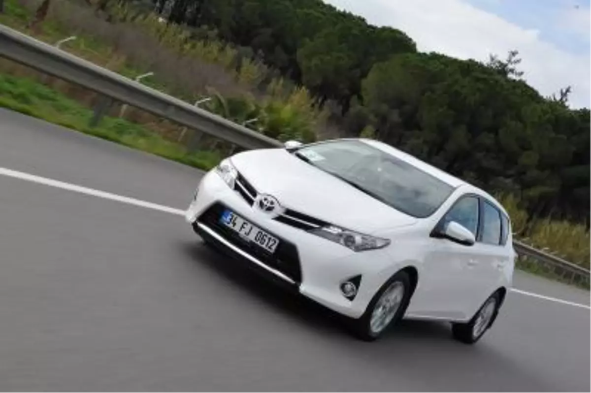 Ncap\'te Yeni Auris ve Yeni Rav4\'e 5 Yıldız!