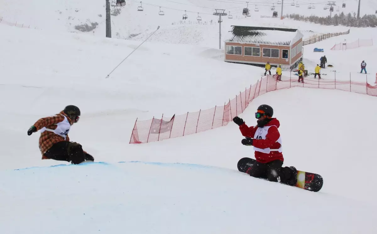 Palandöken\'de Snowboard Şovu Sürüyor