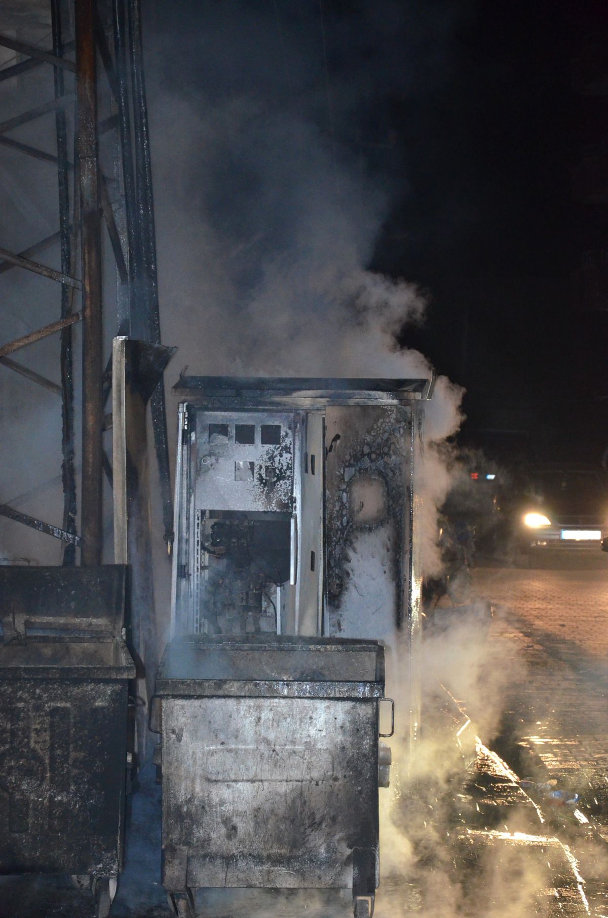 Trafo Yangını Mahalle Sakinlerini Korkuttu