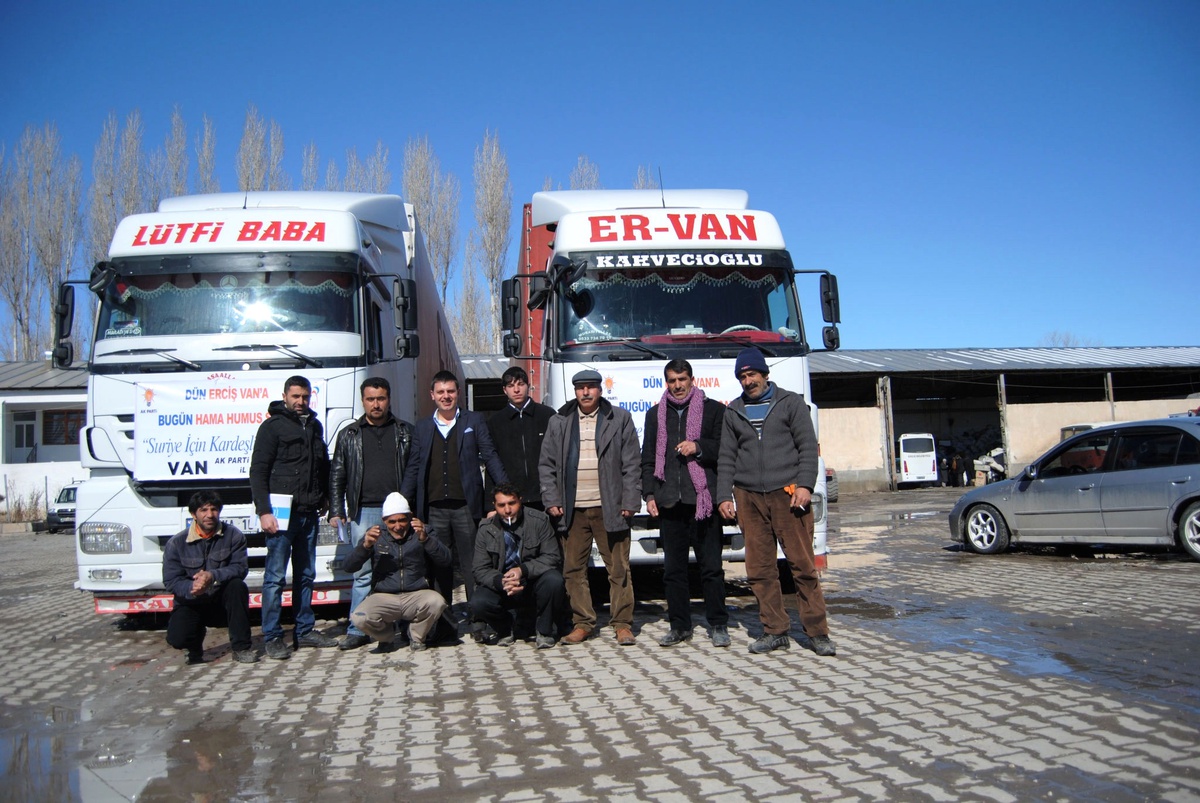 Van Ak Gençlik Yardım Tır\'ları Suriye Yolunda