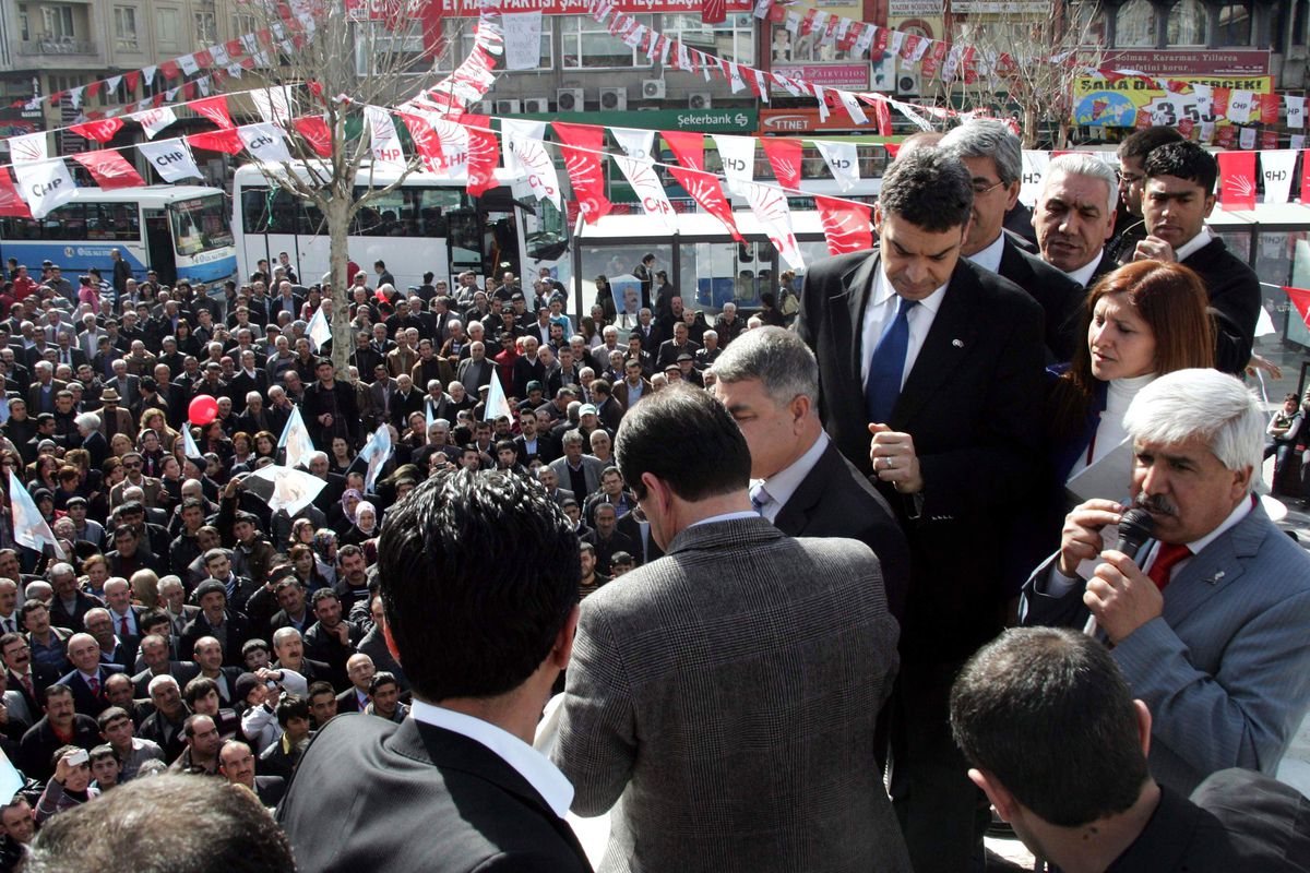CHP Genel Başkan Yardımcıları Gaziantep\'te Halka Seslendi