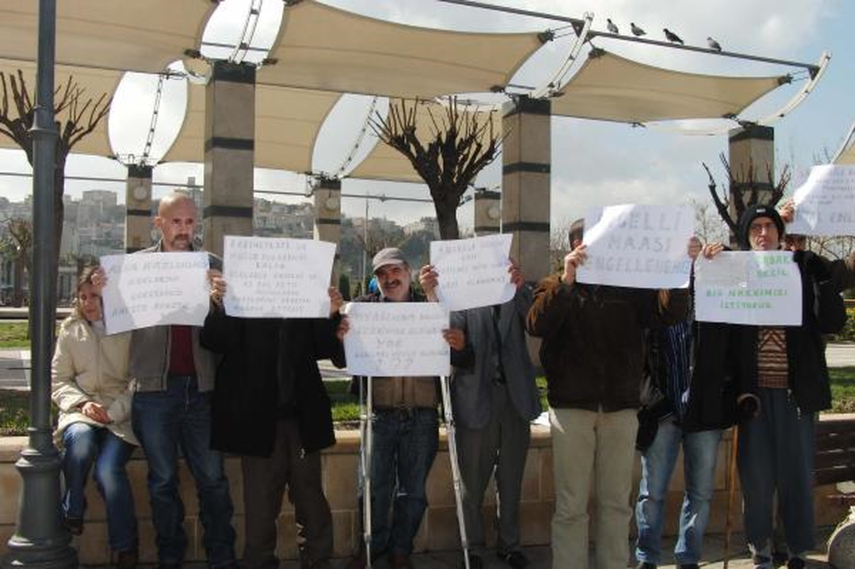 Engellilerden Maaş Kesintisine Tepki