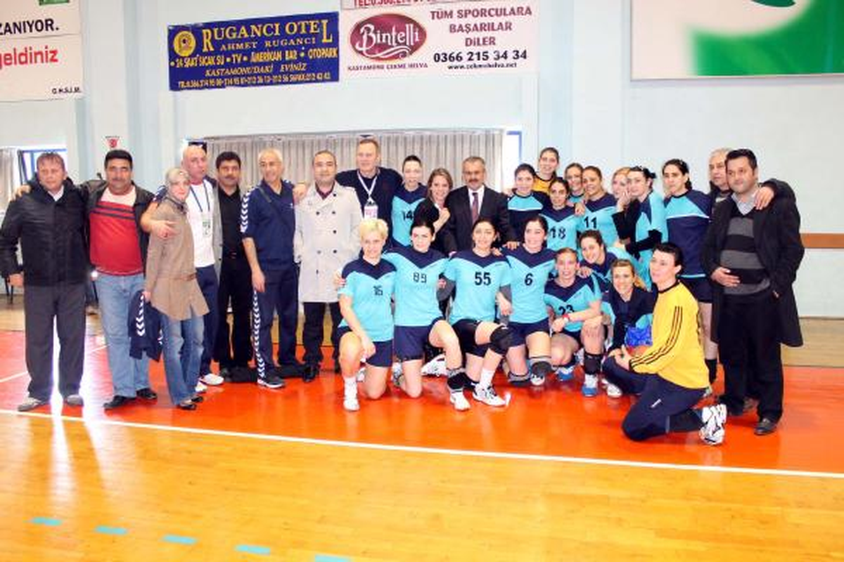 Küme Düşer Denilen Araç Belediyespor Kümede Kaldı