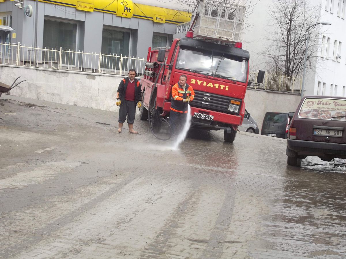 Küre\'de Bahar Temizliği Devam Ediyor