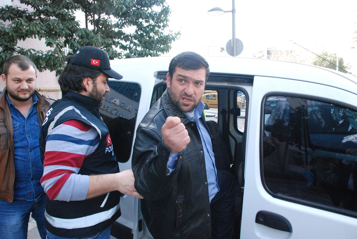 Öfkelenen Koca, Ayrı Yaşadığı Eşini Bıçakladı