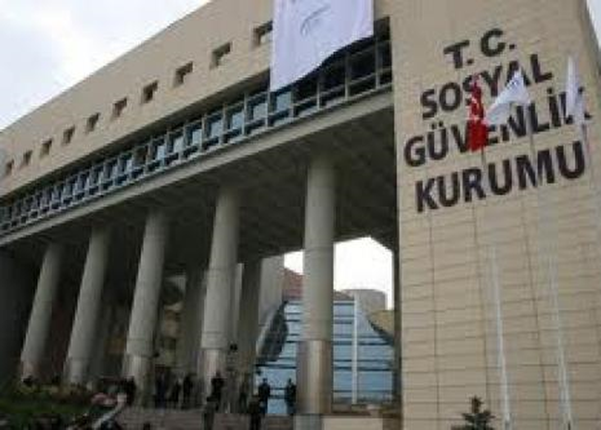 Sgk Mutluluk Dağıtıyor