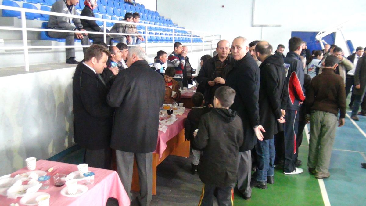 Tatvan Emniyet Müdürlüğü Engellilere El Uzattı
