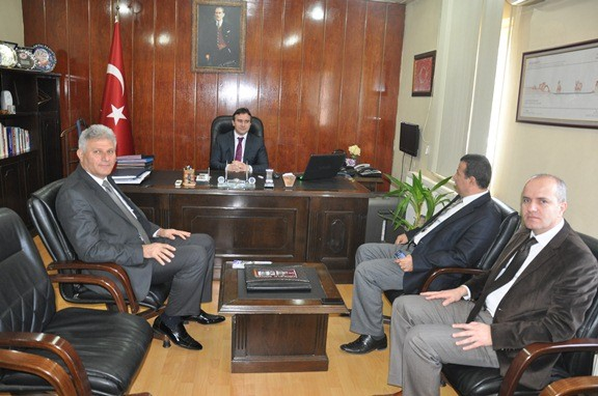 Turizm ve Otelcilik Meslek Yüksek Okulu Müdürü Hasankeyf Kaymakamını Ziyaret Etti