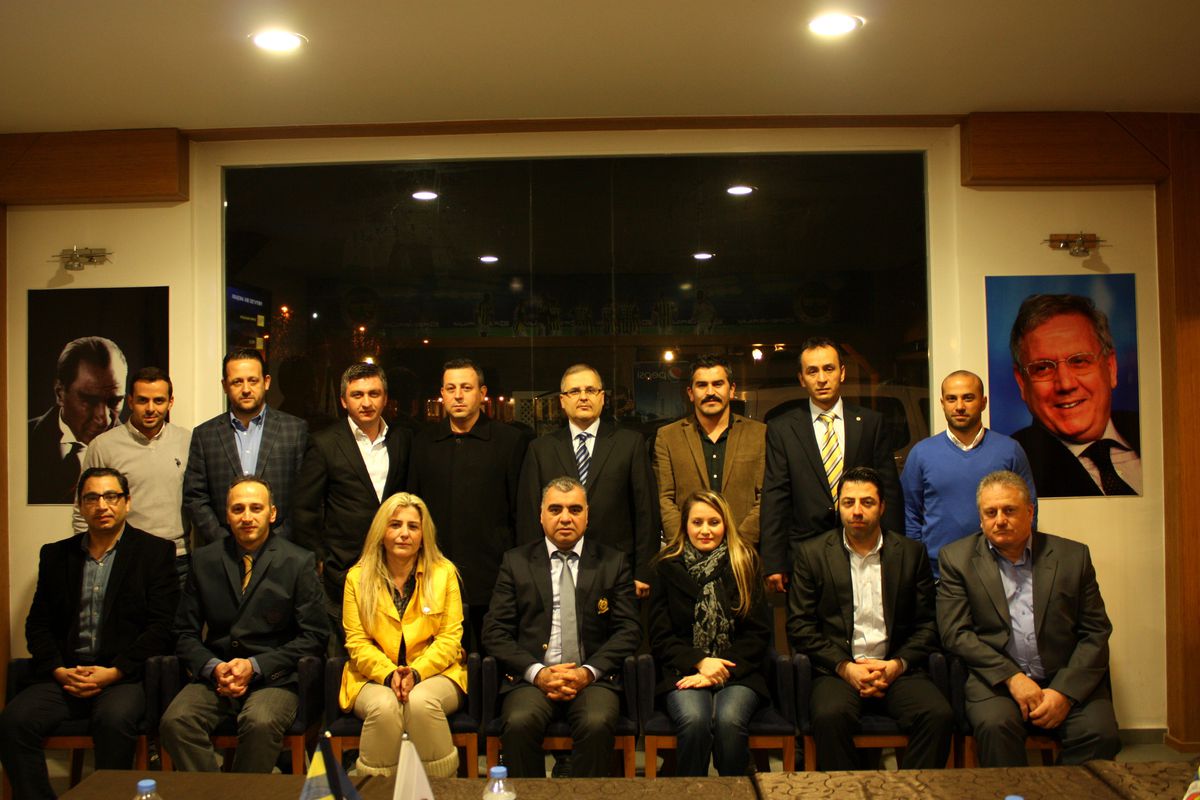 Yalova Fenerbahçeliler Derneği\'nde Görev Dağılımı Yapıldı