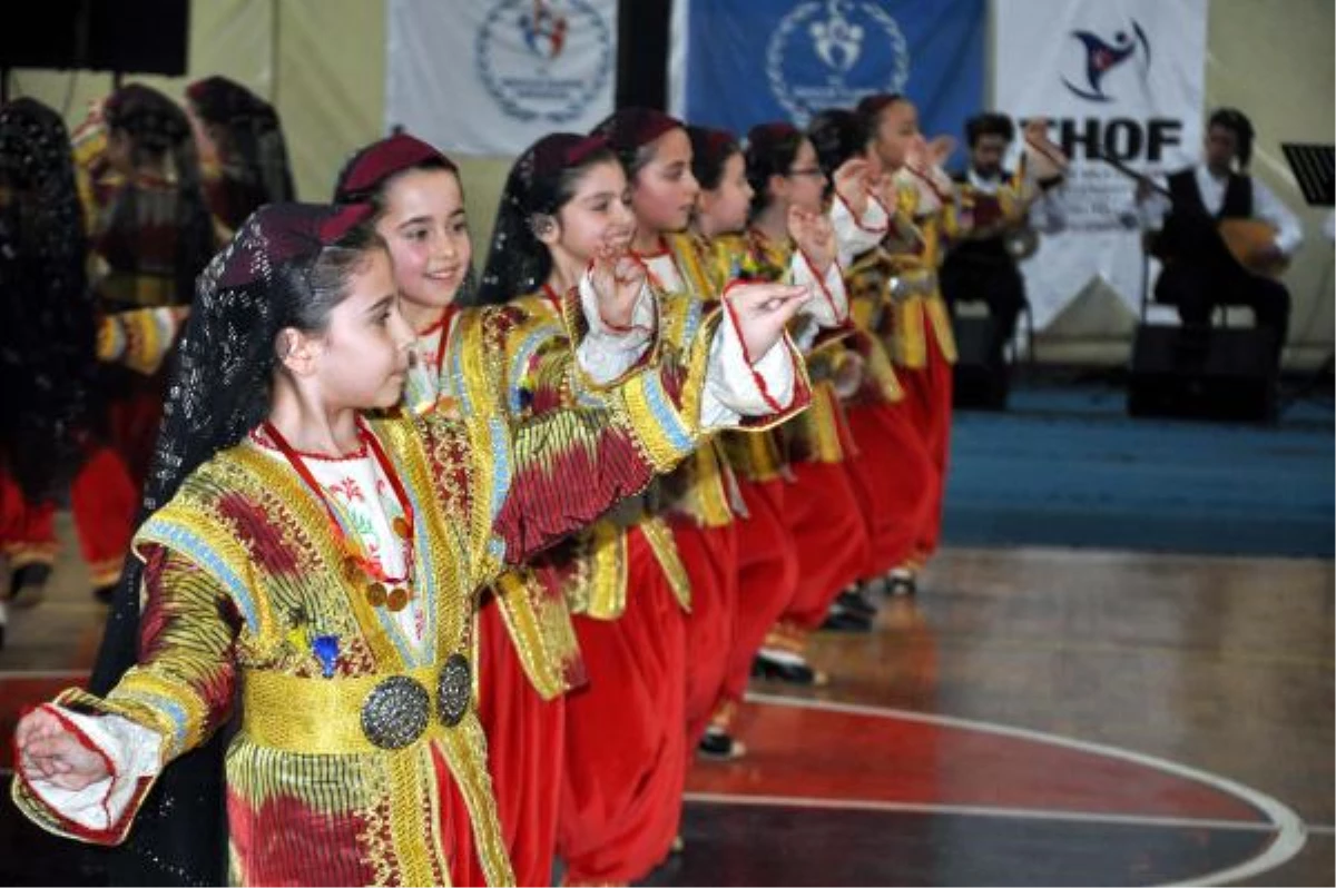 Zonguldak\'ta Halk Oyunları Yarışması