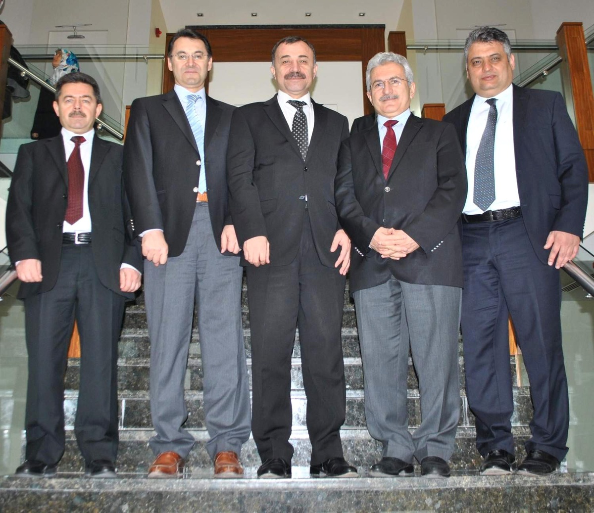 Anayasa Mahkemesi Heyetinden Hkü'ye Övgü