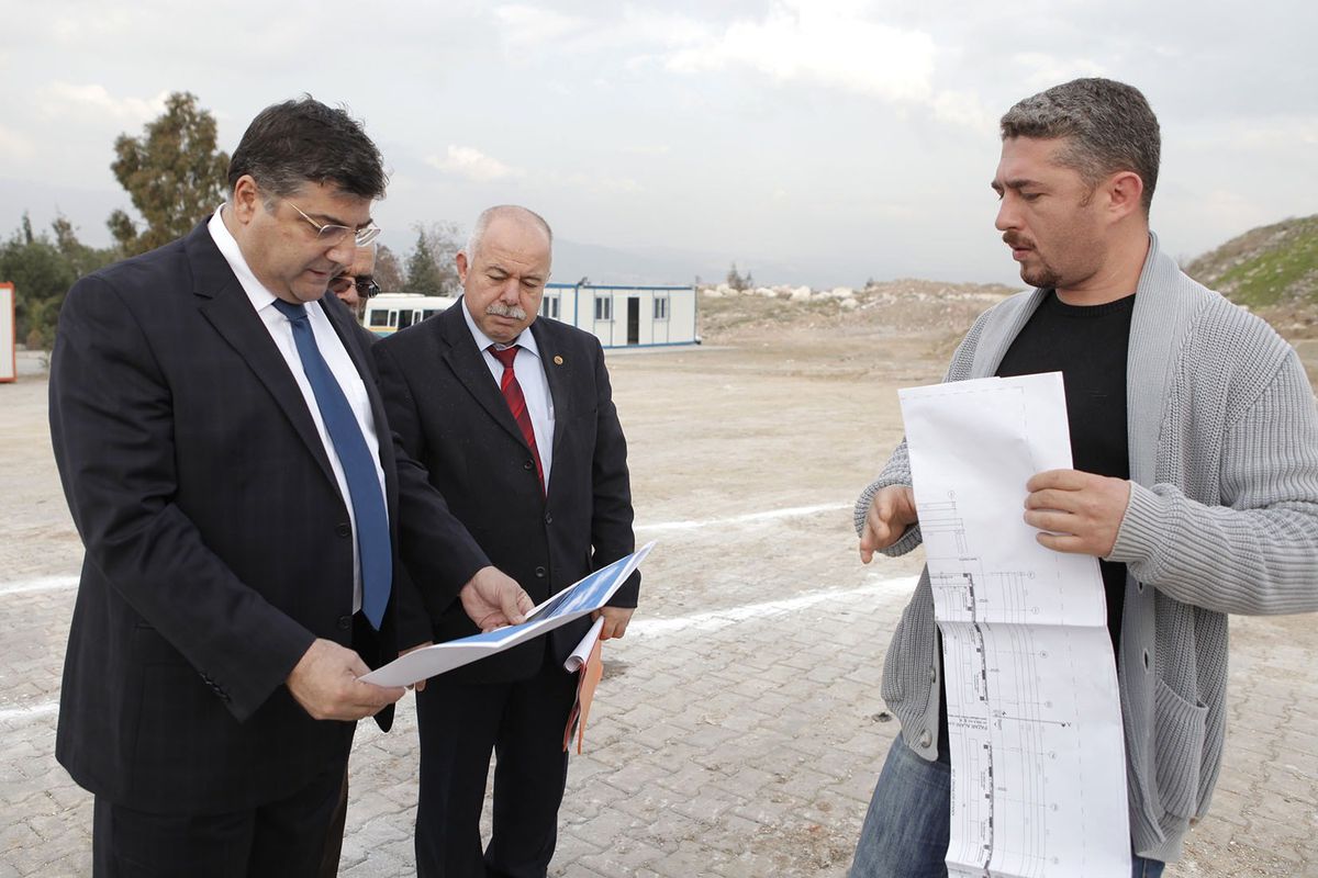 Bornova\'da Sokak Arasında Pazar Kalmıyor