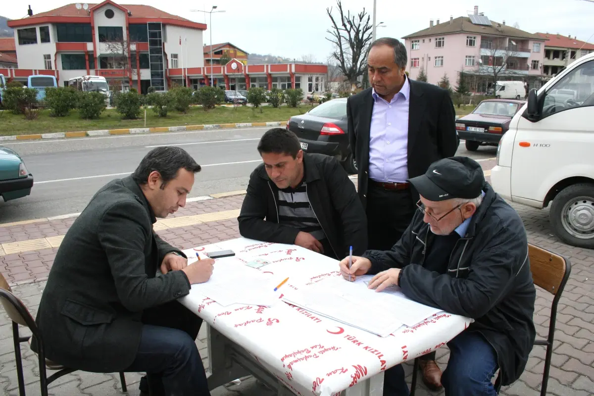 Çaydeğirmeni Halkından Kızılay\'a Kan Bağışı