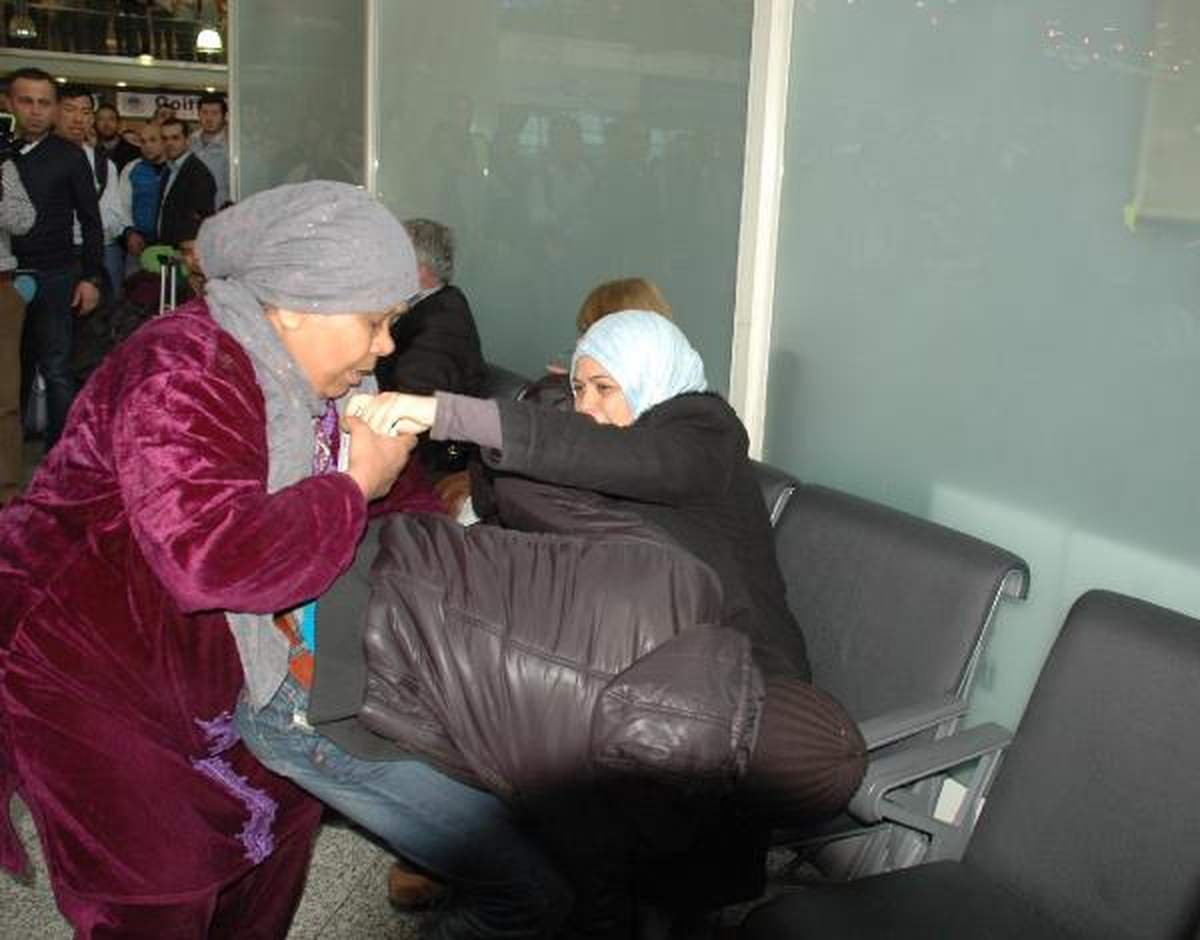 Eşini, Feryatlarıyla Suriye\'ye Gitmemesi İçin İkna Etti