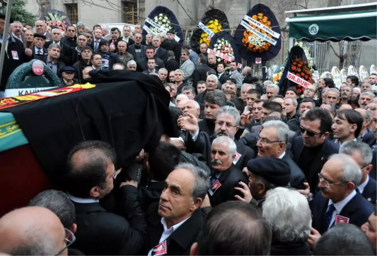 Kılıçdaroğlu, Baykal ile Birlikte Kayseri\'de Eski Belediye Başkanının Cenaze Törenine Katıldı (2)