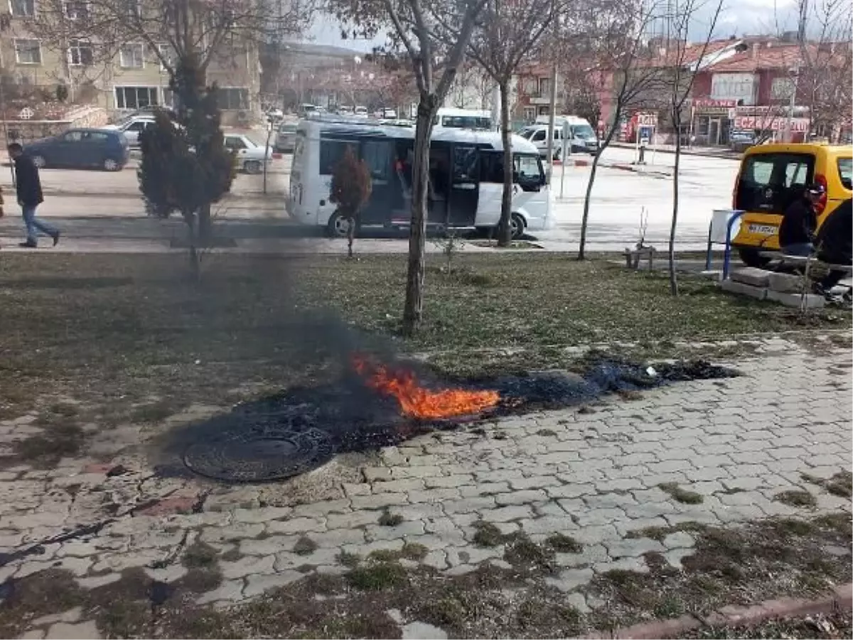 Şehrin Ortasından Petrol Fışkırdı