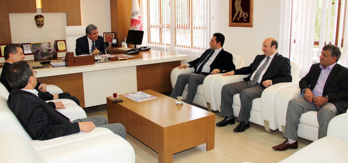 Uluslararası Antalya Üniversitesi Rektörü Göktepe\'den Ziyaret