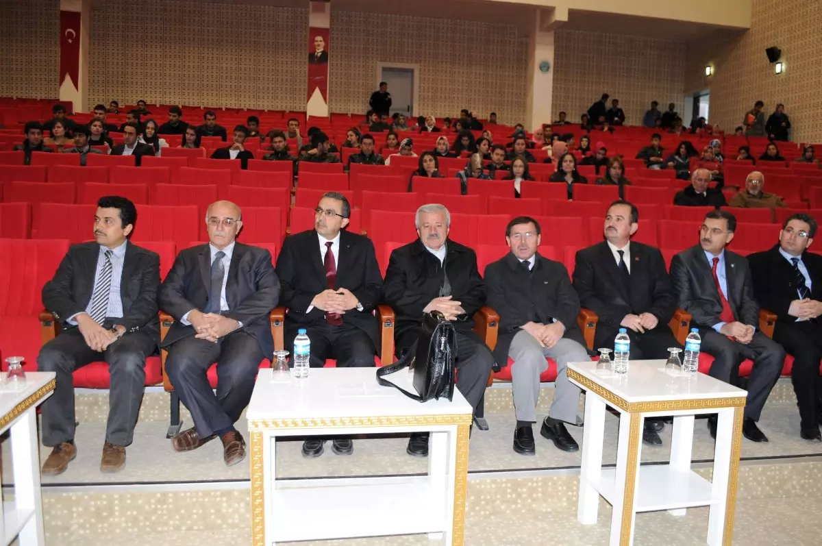 7 Aralık Üniversitesi\'nde Mehmet Akif Ersoy ve İstiklal Marşı Konferansı