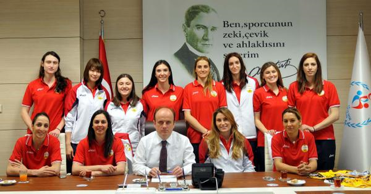 Avrupa Şampiyonu Vakıfbank\'tan Başkanına Ziyareti