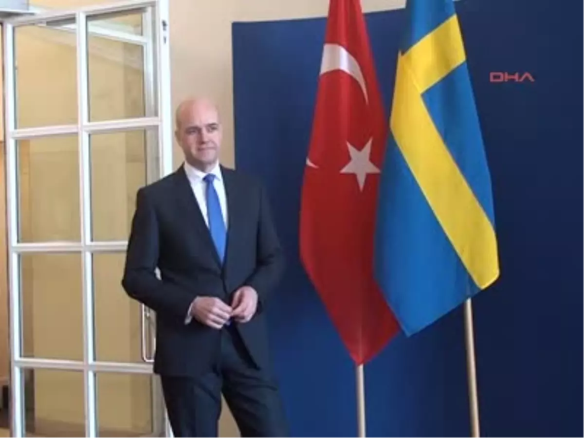 Cumhurbaşkanı Gül İsveç Başbakanı Fredrik Reinfeldt ile Bir Araya Geldi