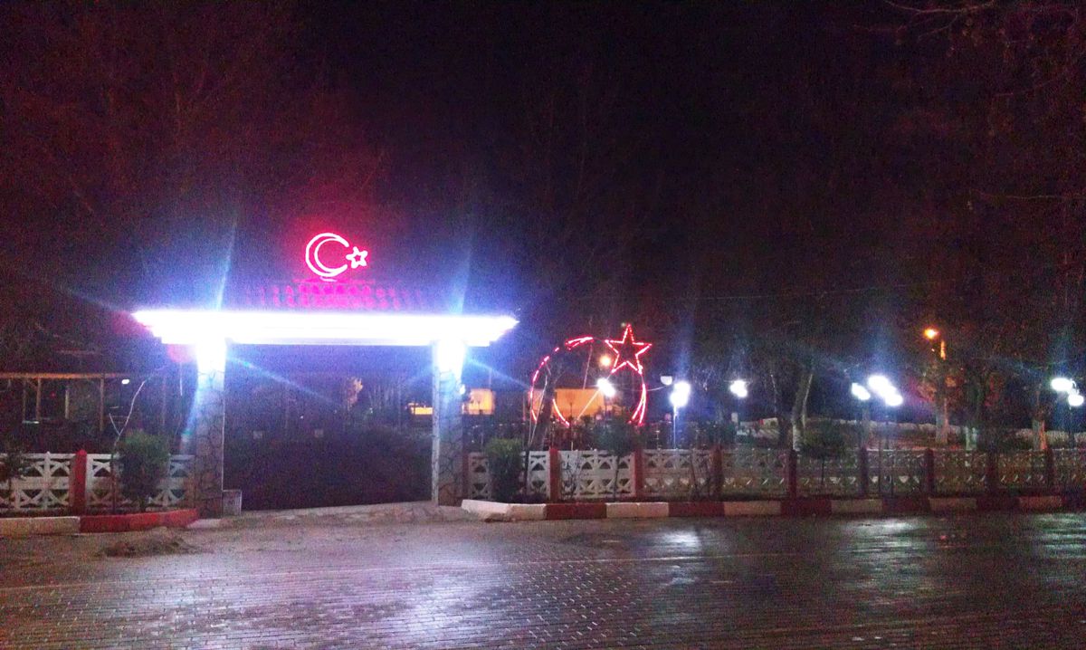 Dereköy Beldesine Işıklı Bayrak