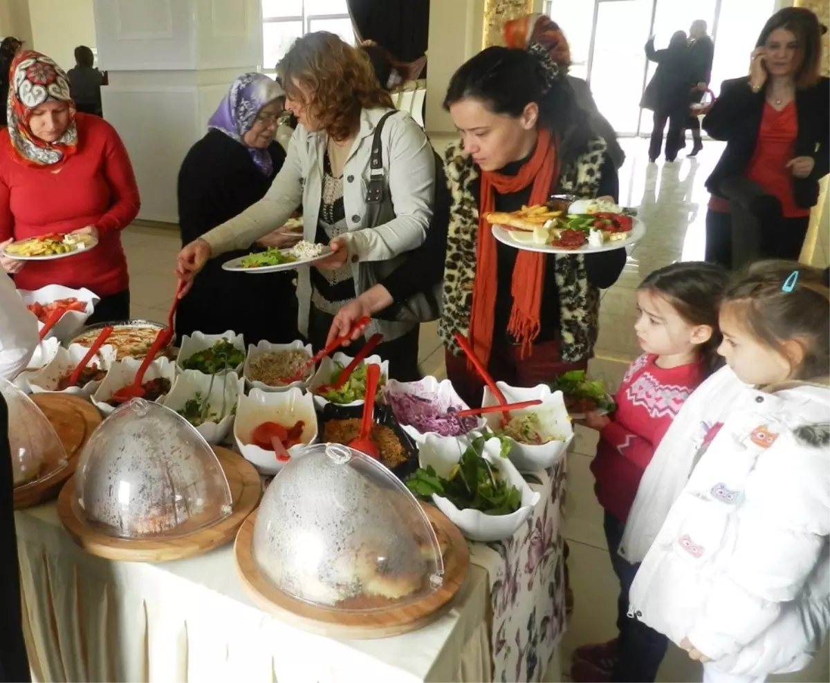 "Haydi Kızlar Kahvaltıya!"