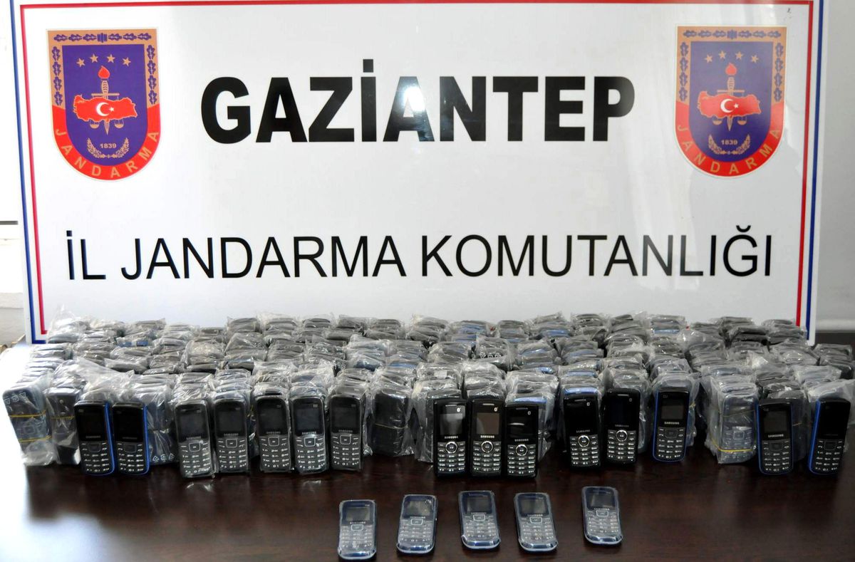 Jandarmadan Kaçak Cep Telefonu Operasyonu