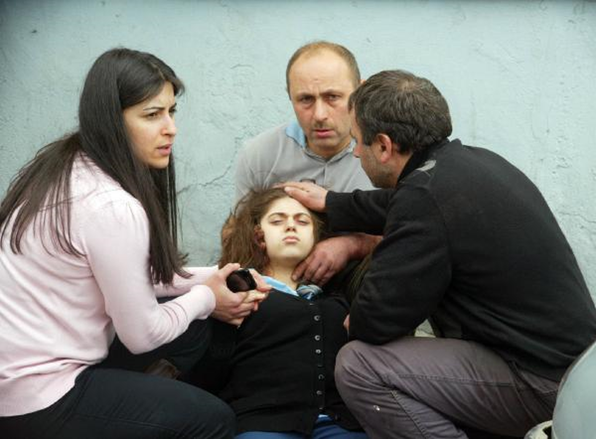 Kazada Yaralanan Liseli Kız Uzun Süre Ambulans Bekledi