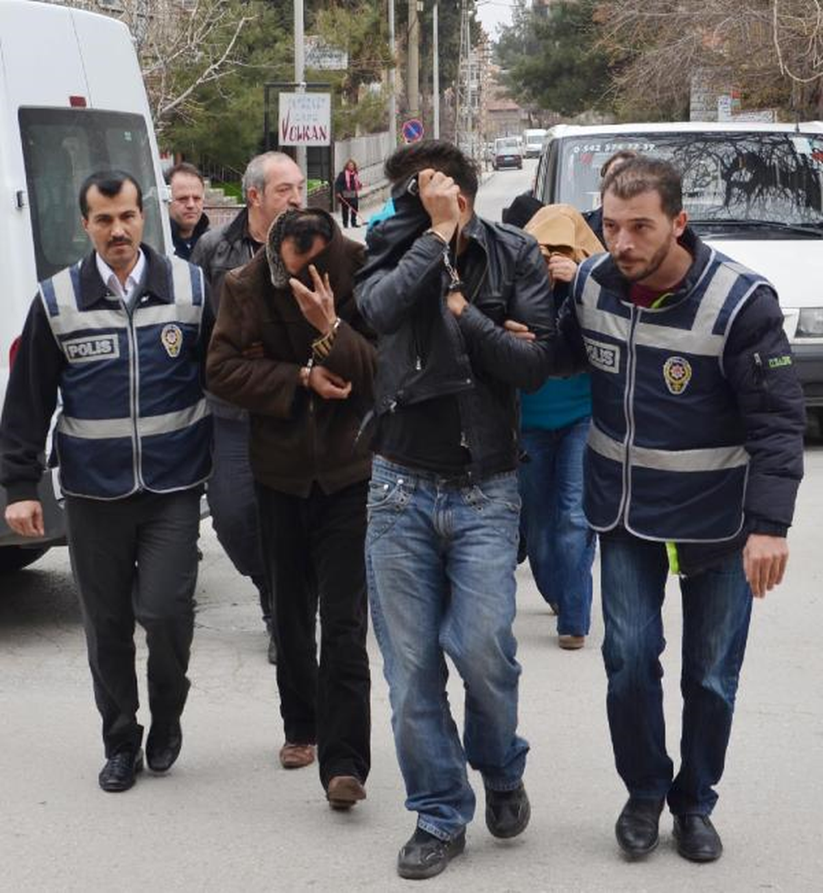 Dolandırıcılar Adliyeye Sevk Edildi