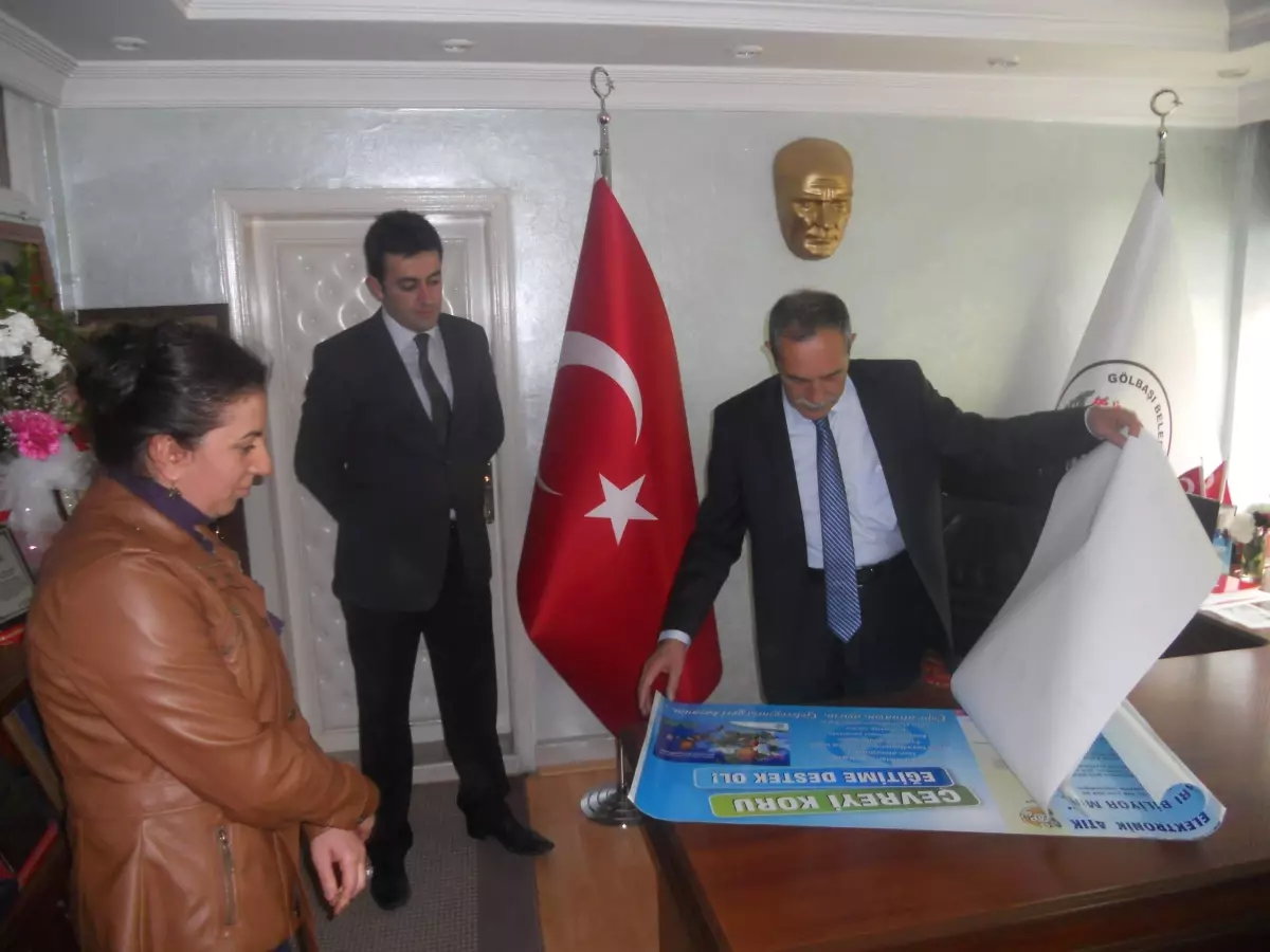 Öğrencilerden Başkan Özdemir\'e Ziyaret