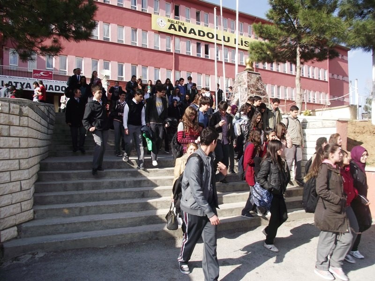 Okul Tahliye Tatbikatı Başarıyla Sonuçlandı