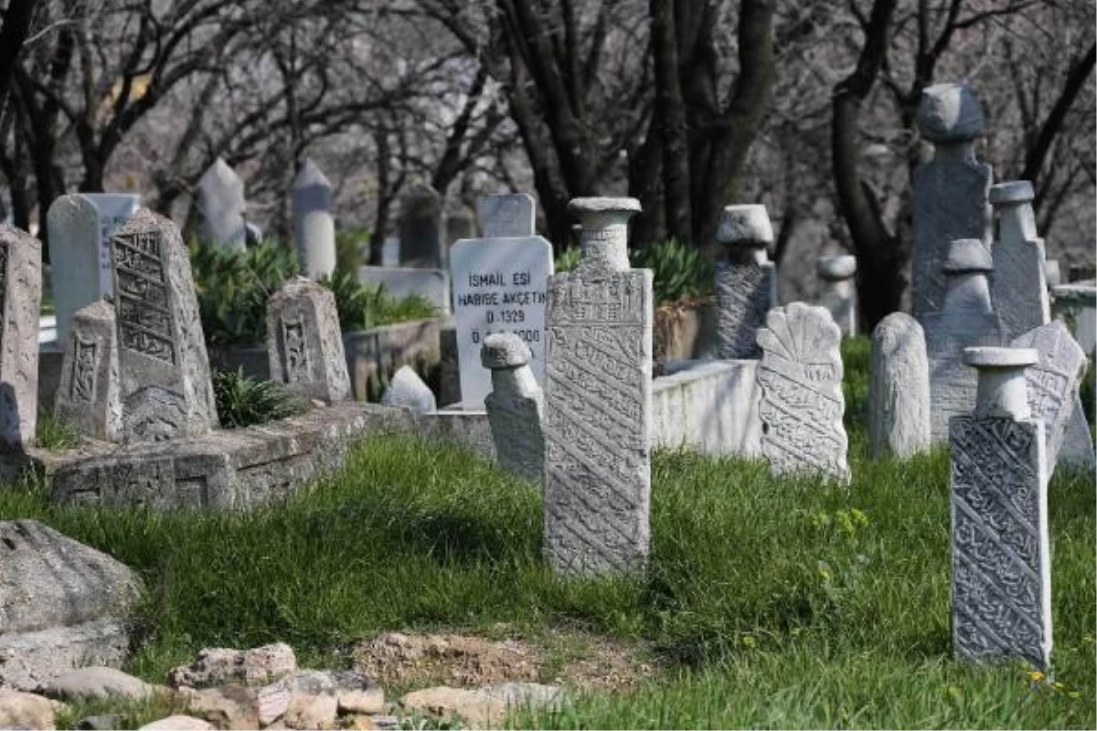 Osmanlı Mezarları Gün Yüzüne Çıkarılıyor