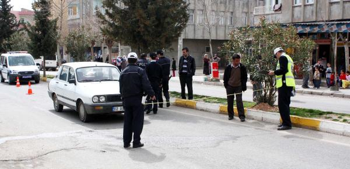 Otomobilin Çarptığı Çocuk Ağır Yaralandı