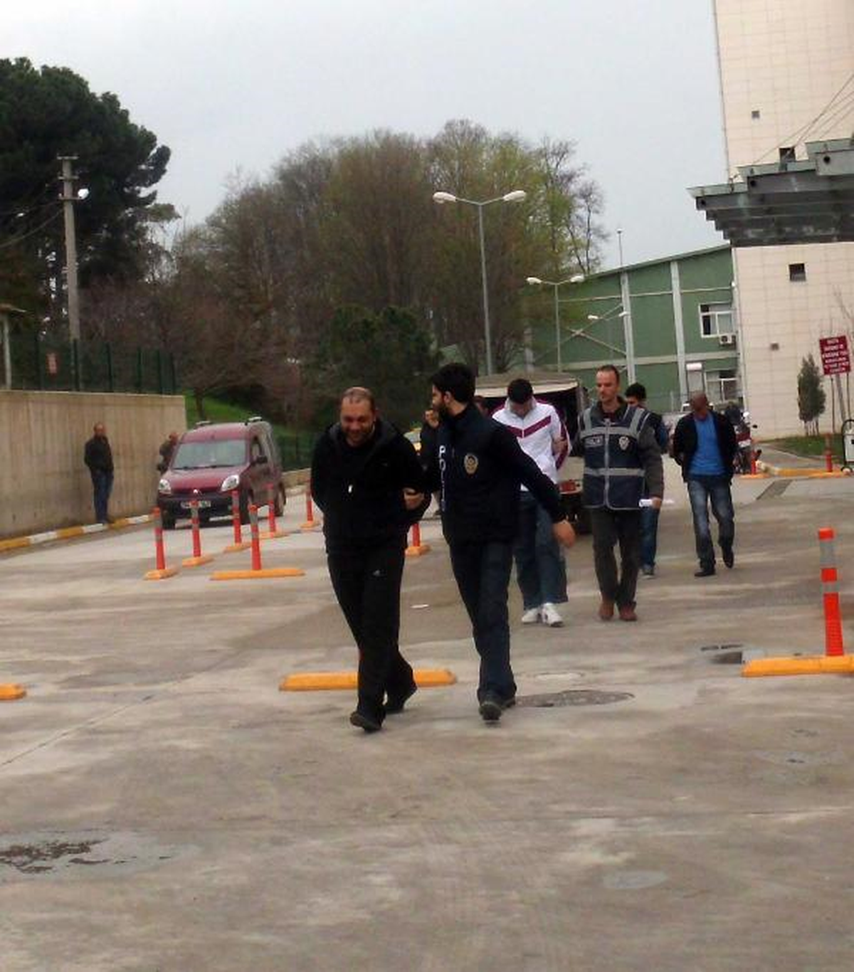Gecede 6 İlde 14 Otomobili Soydu
