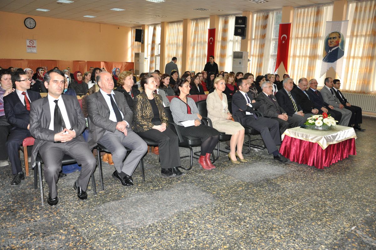 Psikolojik Danışman Buzol, "İyi Anne Baba Olmak Öğrenilmesi Gereken Bir Sanattır"