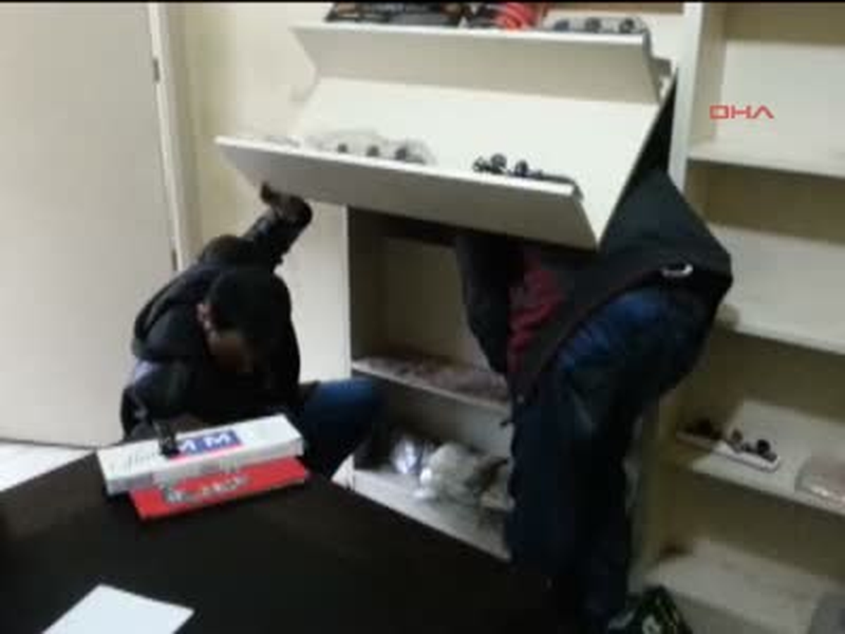 1300 Karton Kaçak Sigara Yakalandı