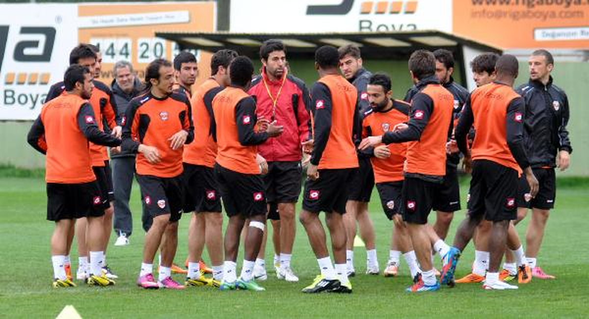 Adanaspor\'da Samsunspor Hazırlakları Devam Ediyor
