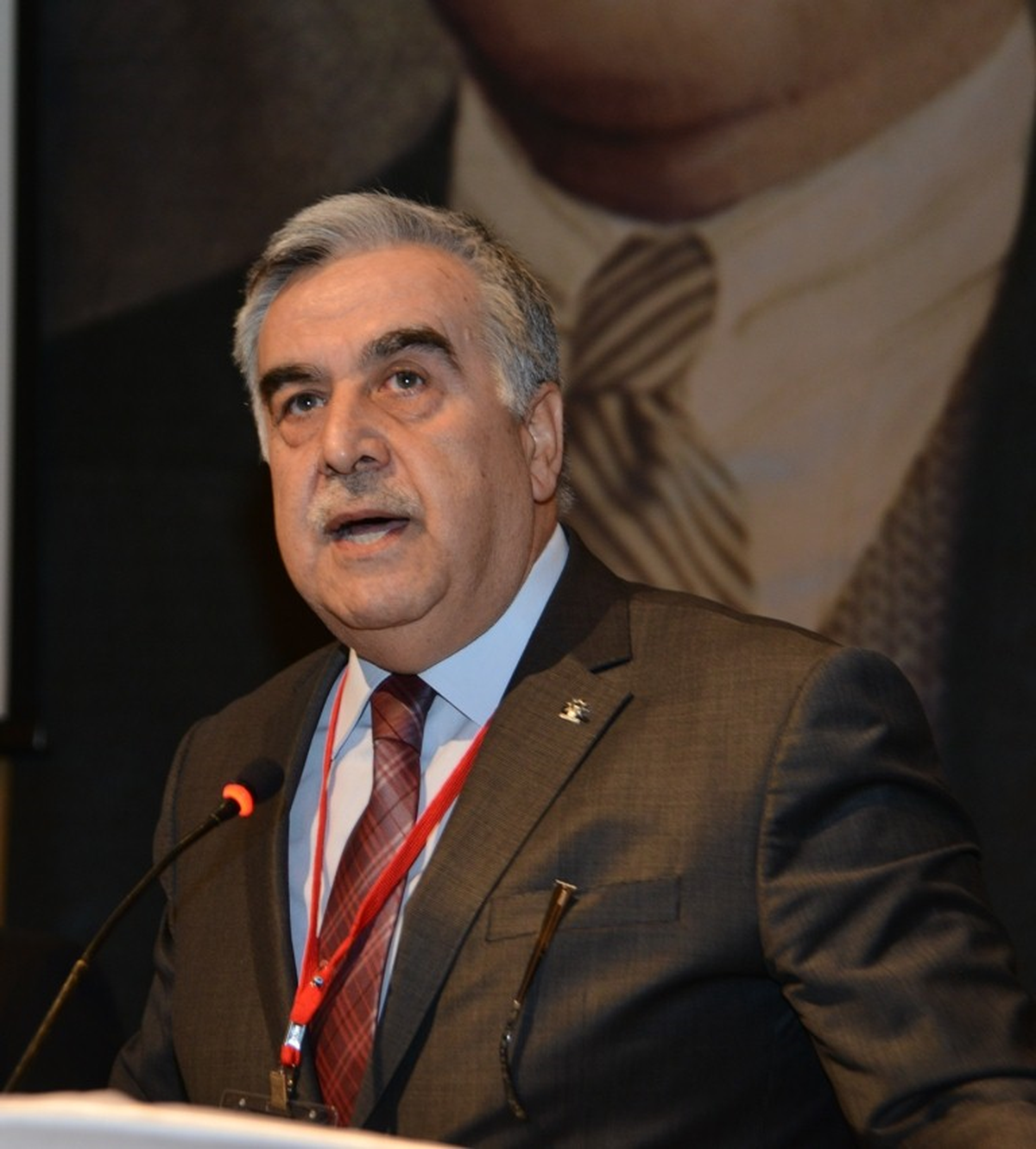 AK Parti İzmir İl Başkanı\'ndan Tıp Bayramı Mesajı