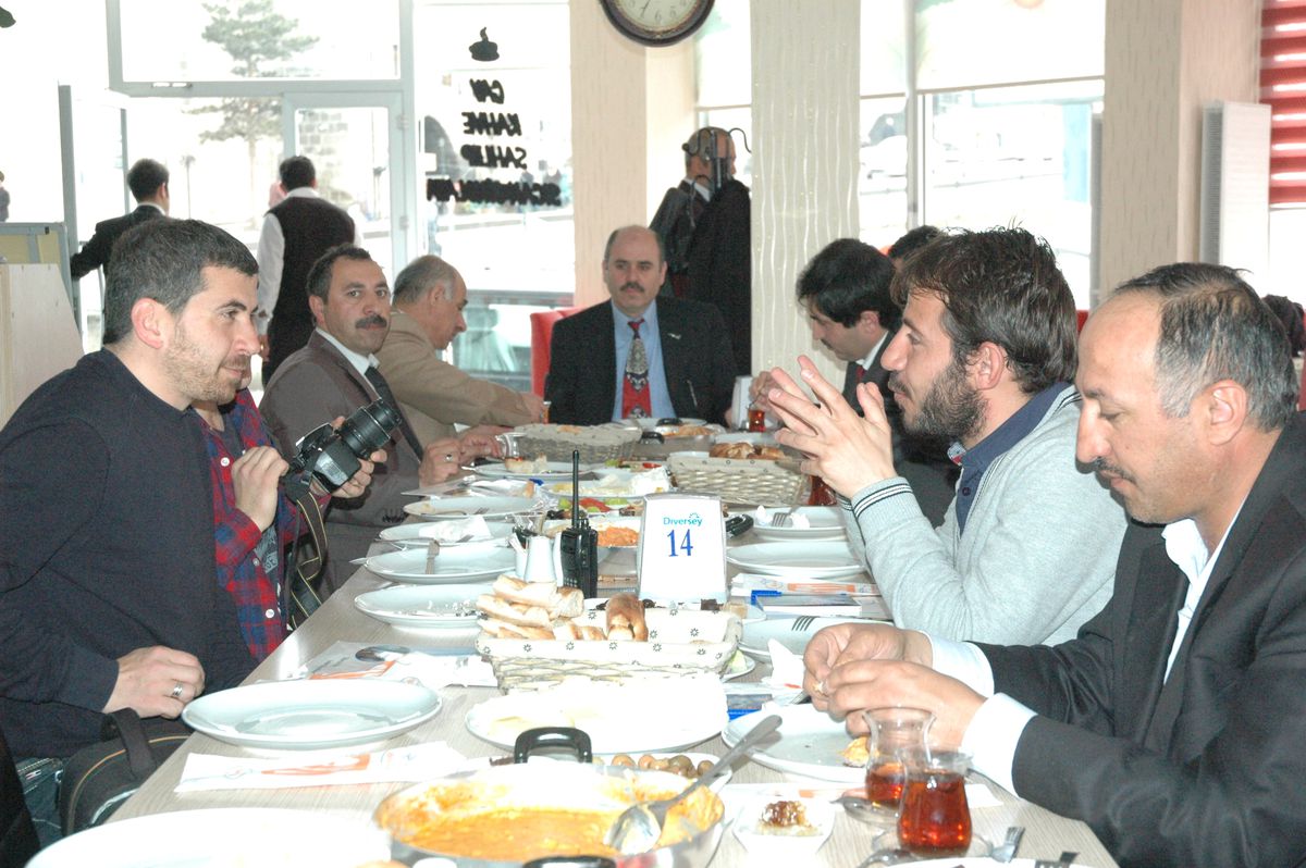 Alınteri Derneği Yönetimi Basın Mensupları ile Bir Araya Geldi