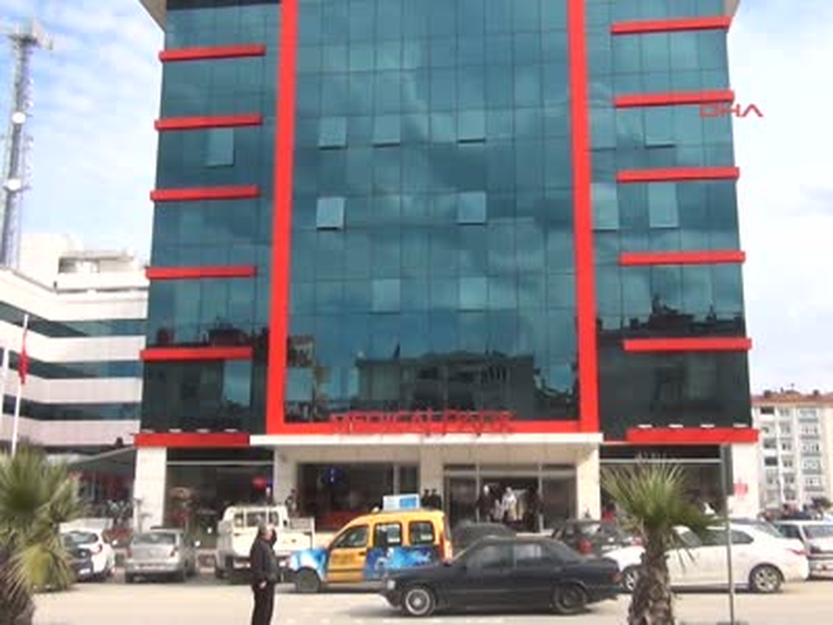 Kuvözdeki Bebeğe Cerrahi Eldiven İddiası