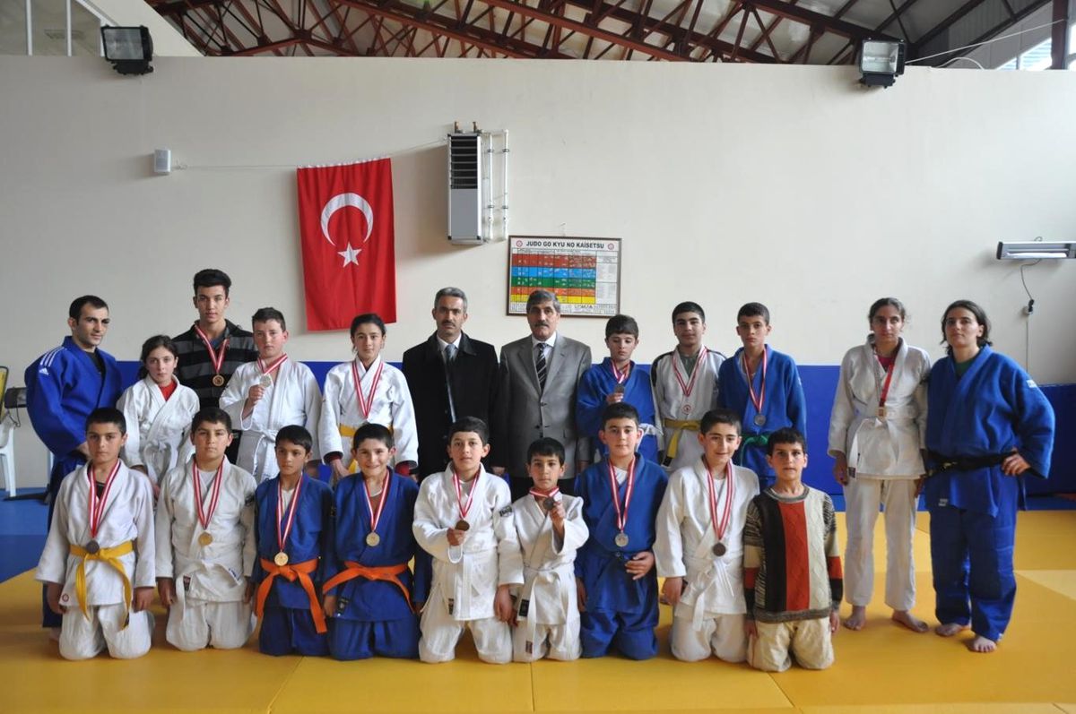 Aslan Sinir\'den Şampiyon Judoculara Ziyaret