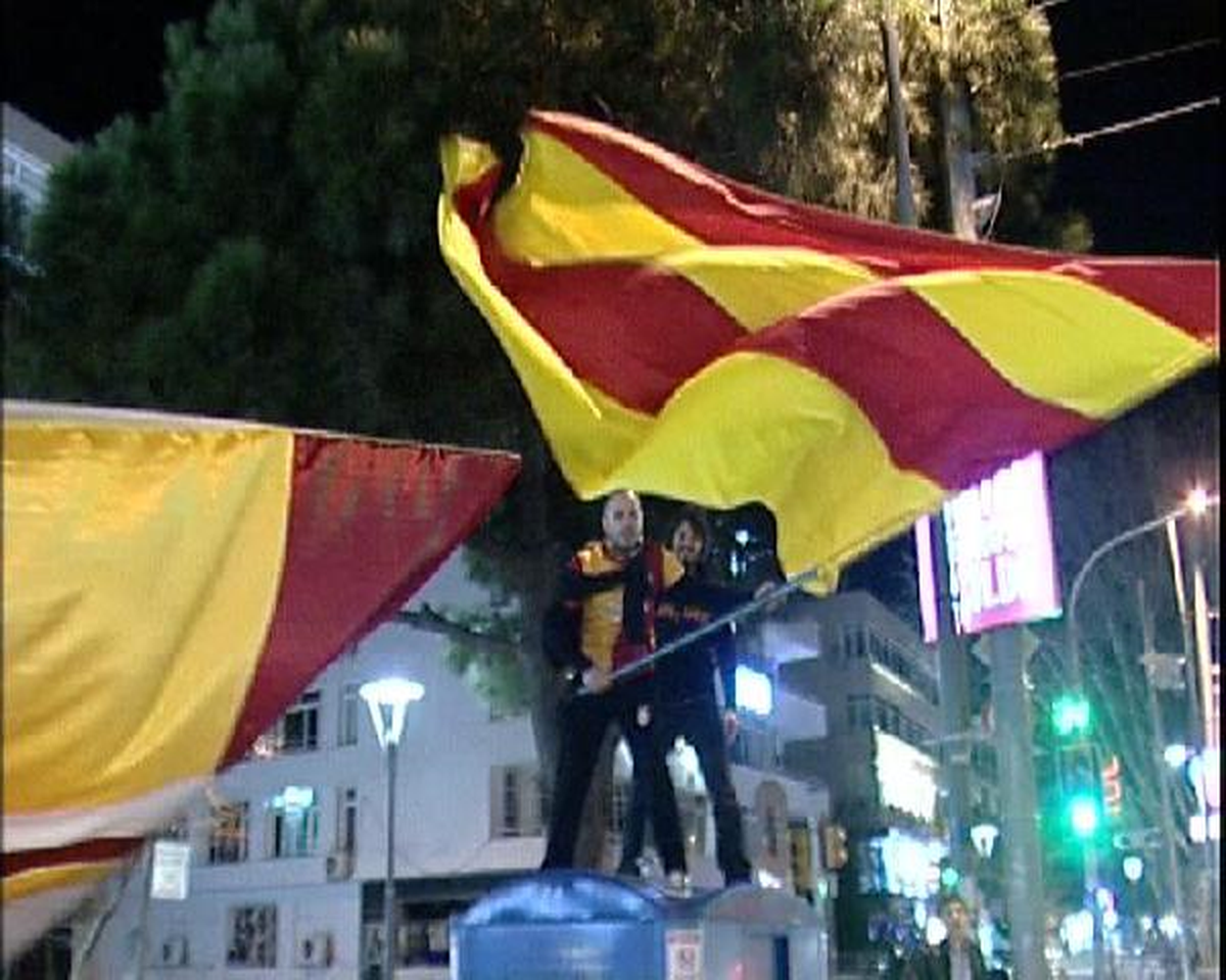 Bağdat Caddesi\'nde Galatasaray Coşkusu