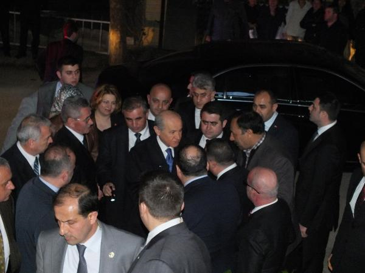 Bahçeli, İktidara Yüklendi