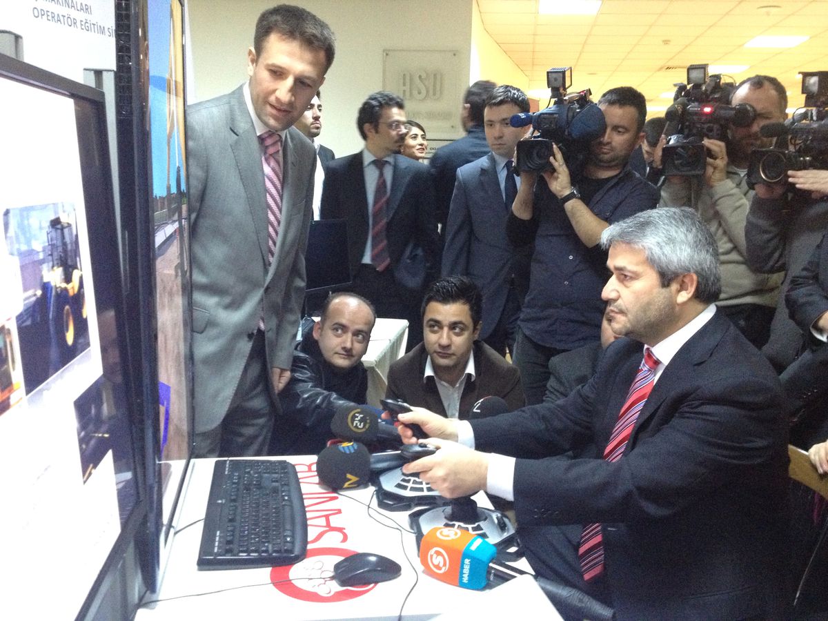 Bakan Ergün, Silikon Vadisi\'nden Dönen Tekno-Girişimcileri Kabul Etti