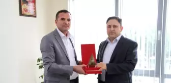 Başkan Mergen'den Eğitime Destek Verenlere Plaket