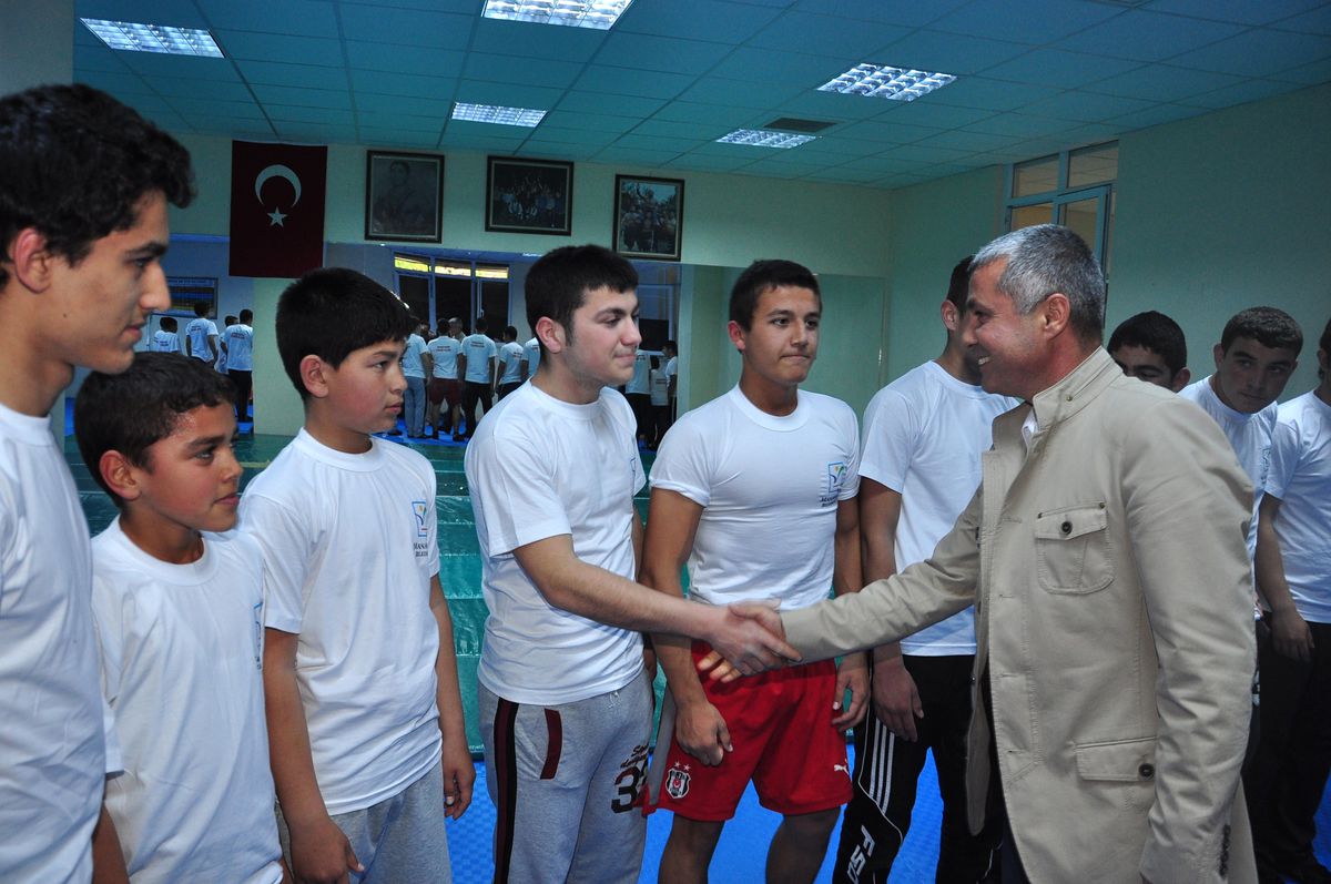 Başkan Sözen\'den Güreşçilere Destek