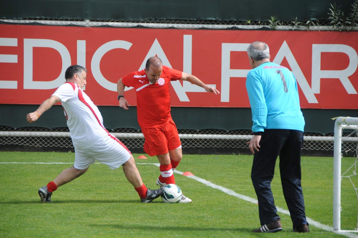 Doktorlar: 2 MP Antalya: 4