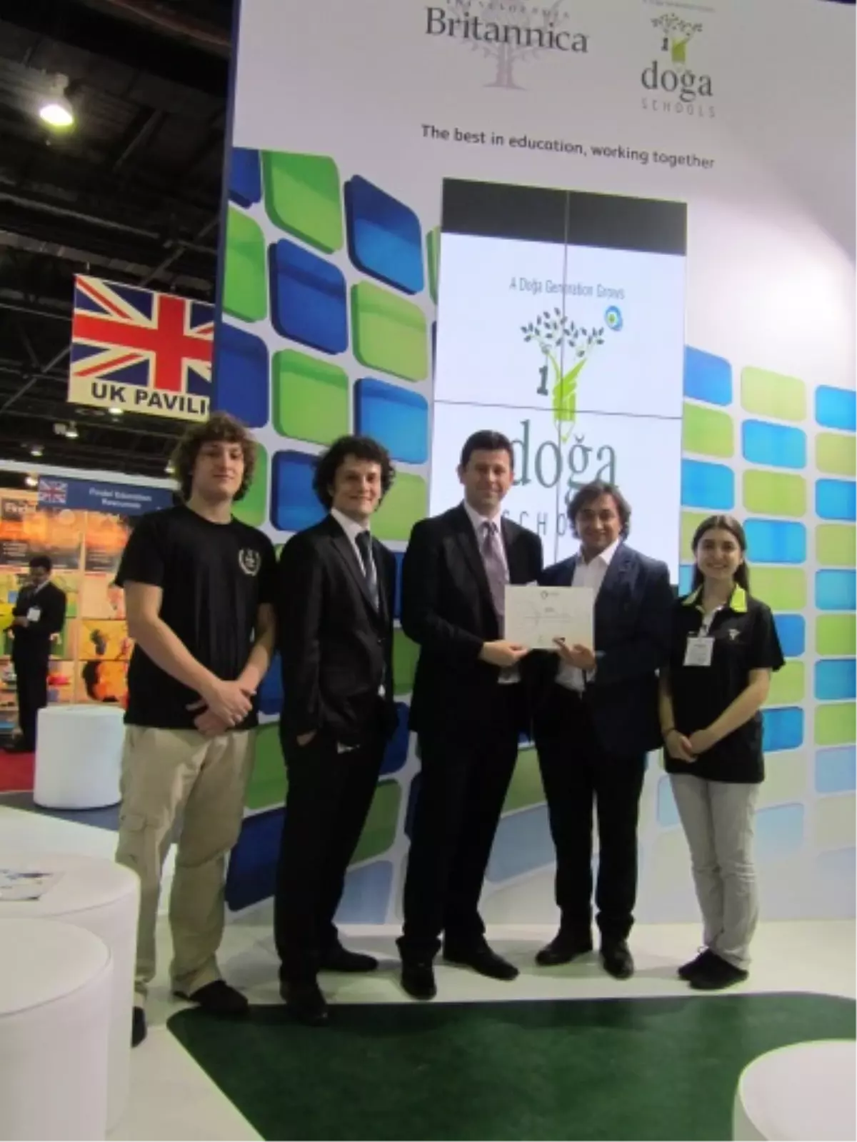 "En Başarılı Uluslararası Eğitim Modeli" ödülü Doğa Koleji\'nin