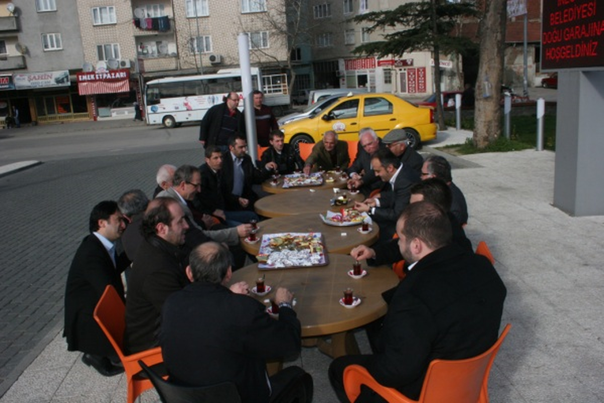 Esnafla Çay Molası\'nın Son Durağı Doğu Garajı Oldu